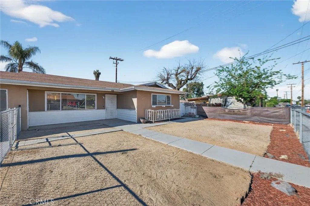 Photo of 291 W Whittier Ave, Hemet, CA 92543 (MLS # SW26064202)