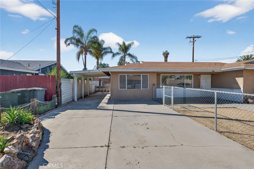 Photo of 291 W Whittier Ave, Hemet, CA 92543 (MLS # SW26064202)
