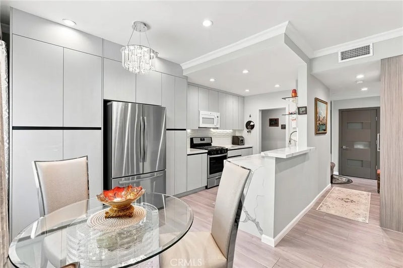 14607 Erwin Street 107