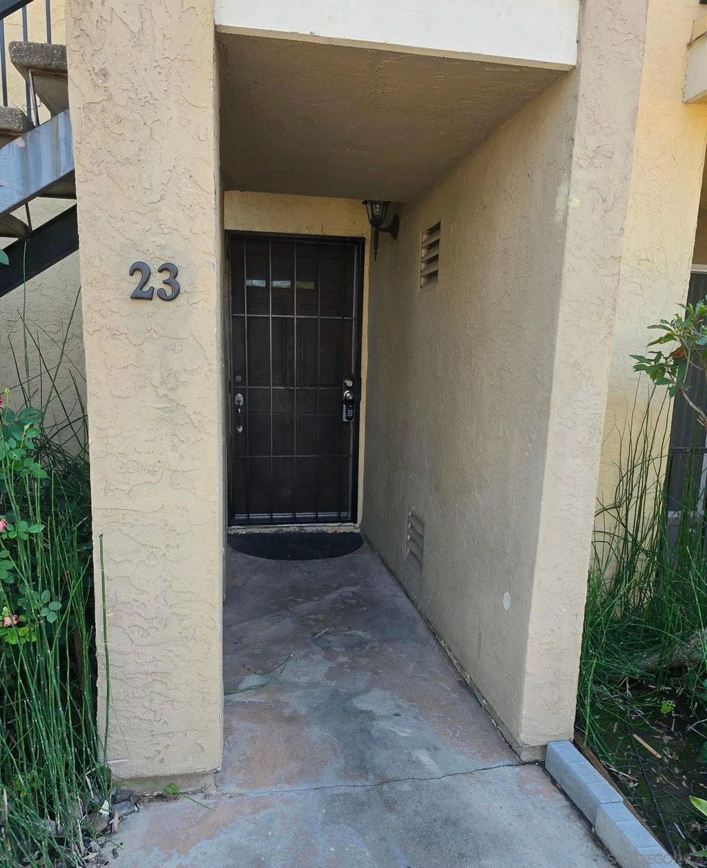 Photo of 525 N Beech St #23, Escondido, CA 92025 (MLS # 250043629)