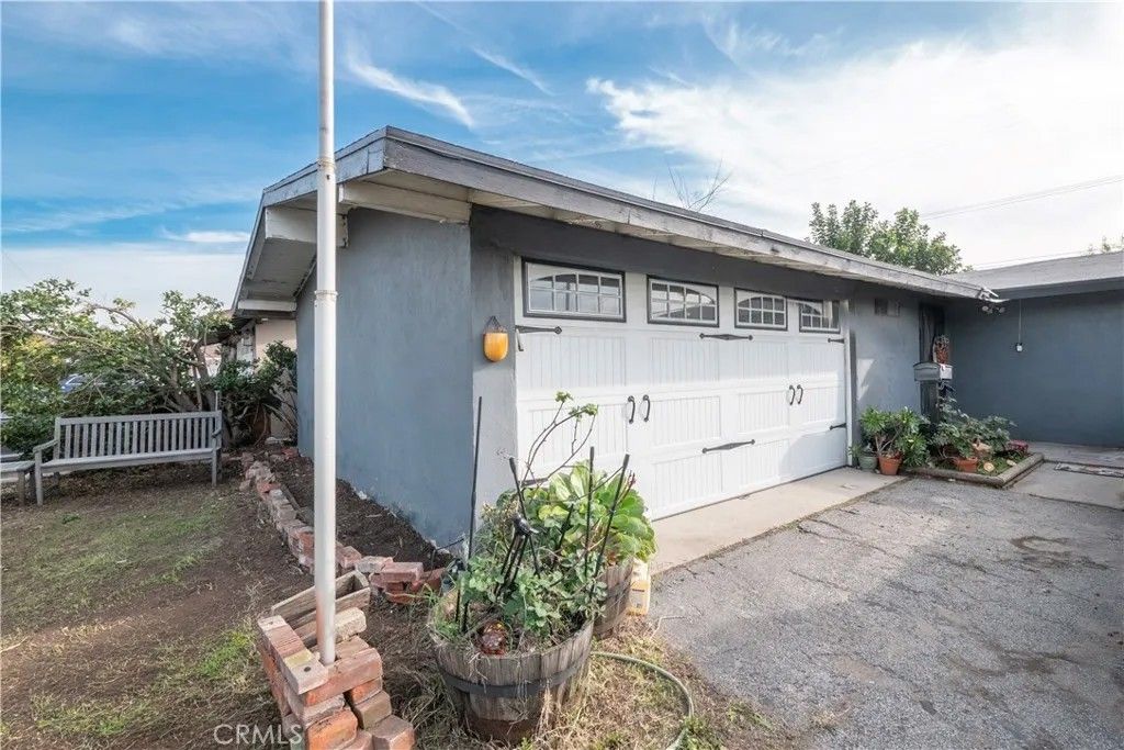 Photo of 1114 E Lemon Ave, Glendora, CA 91741 (MLS # CV25277794)