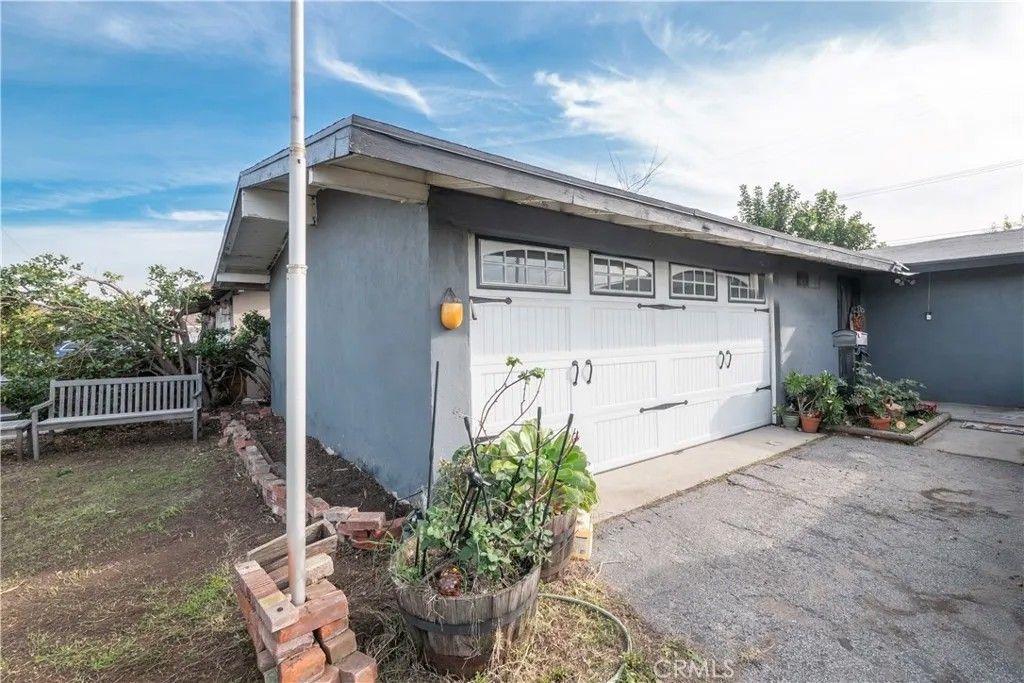 Photo of 1114 E Lemon Ave, Glendora, CA 91741 (MLS # CV25277794)