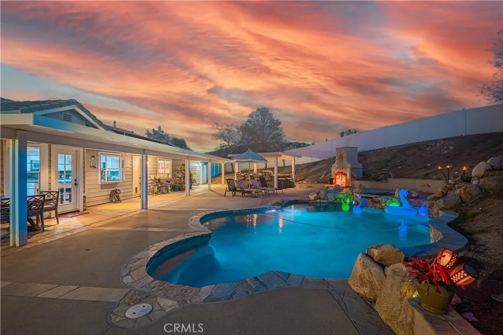 26100 Farmington Road