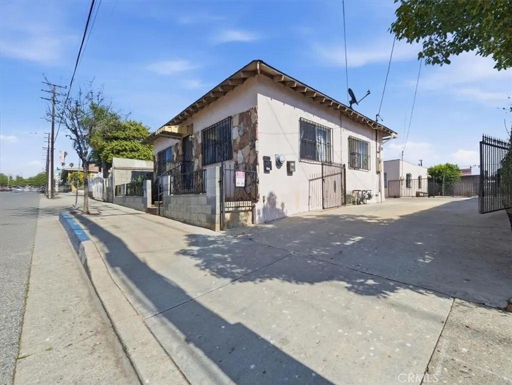 Photo of 708 S Eastern Avenue, Los Angeles, CA 90022 (MLS # CV26043380)