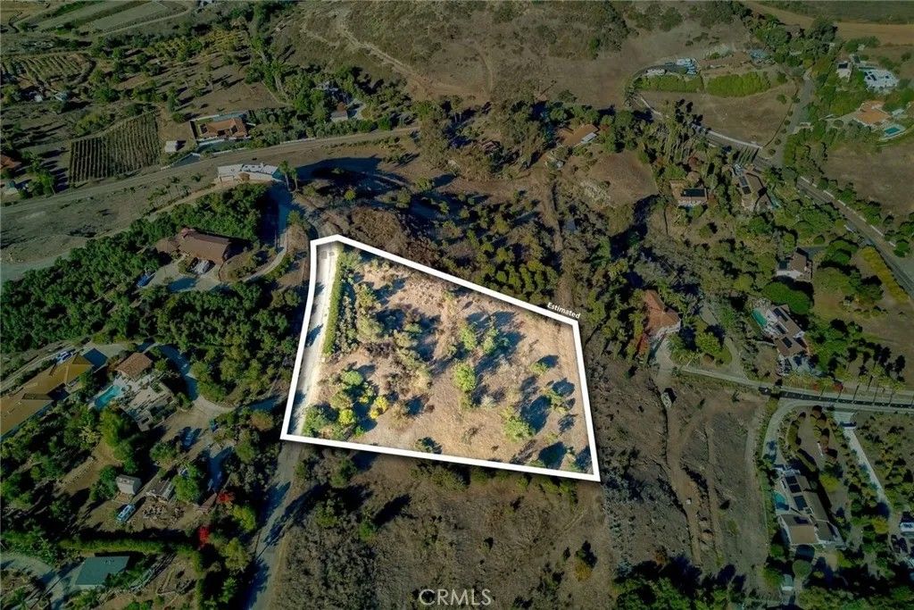 Photo of 6542 Indian Trail Way, Fallbrook, CA 92028 (MLS # PW25241855)