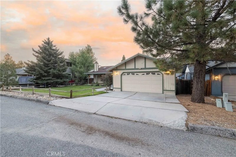 417 E Mountain View