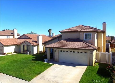 Photo of 12437 Driftstone Drive, Victorville, CA 92392 (MLS # HD25243347)