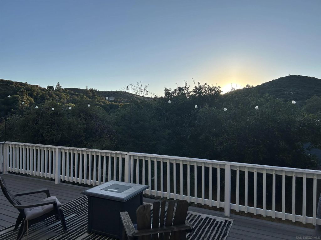 Photo of 3827 Crescent Dr, Julian, CA 92036 (MLS # 260007842)