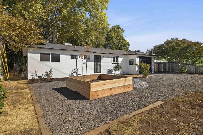 996 E Eaton Rd