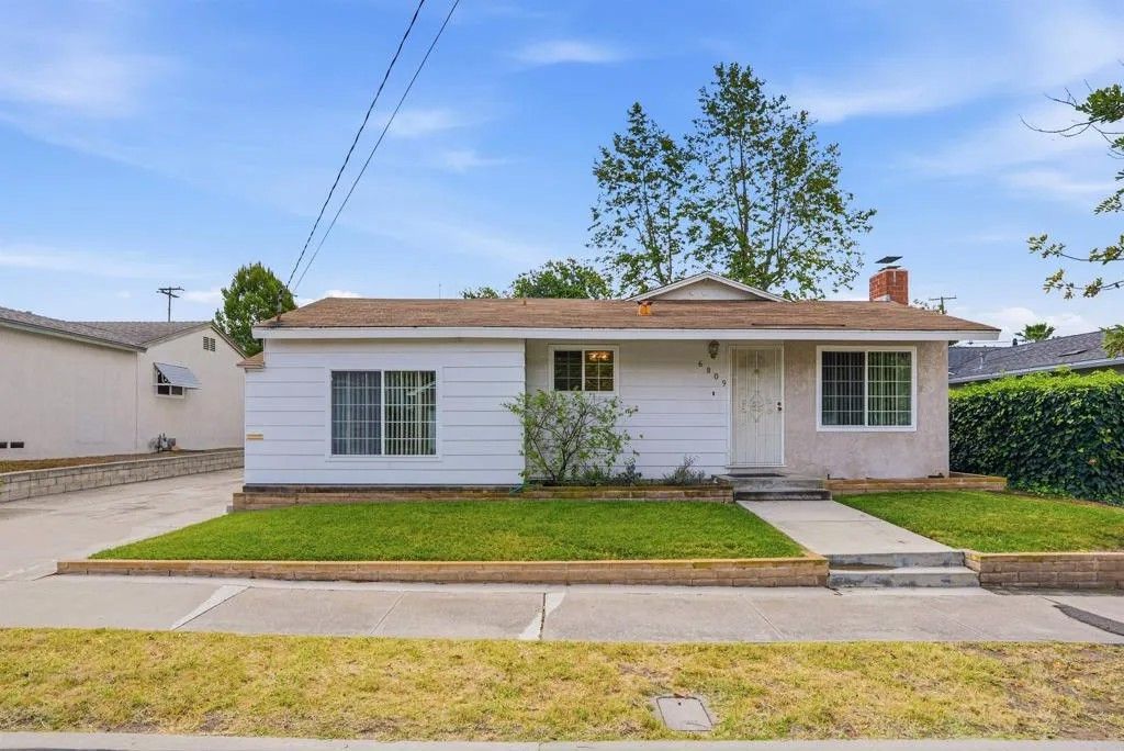 Photo of 6809 Ballinger Avenue, San Carlos, CA 92119 (MLS # NDP2604116)