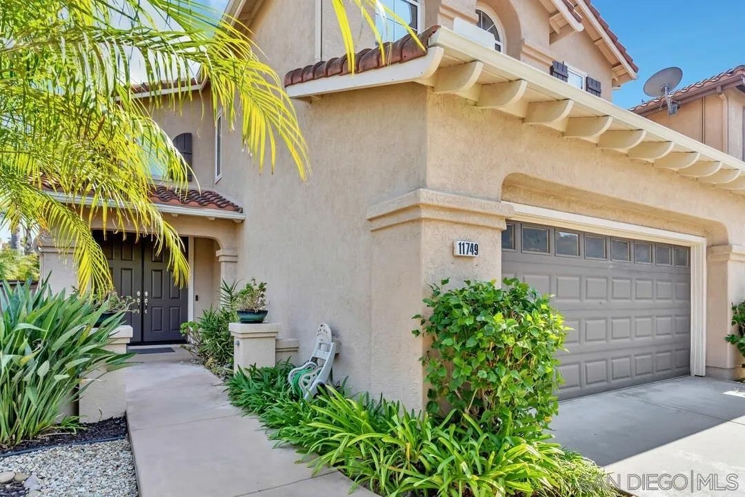 11749 Fantasia Ct