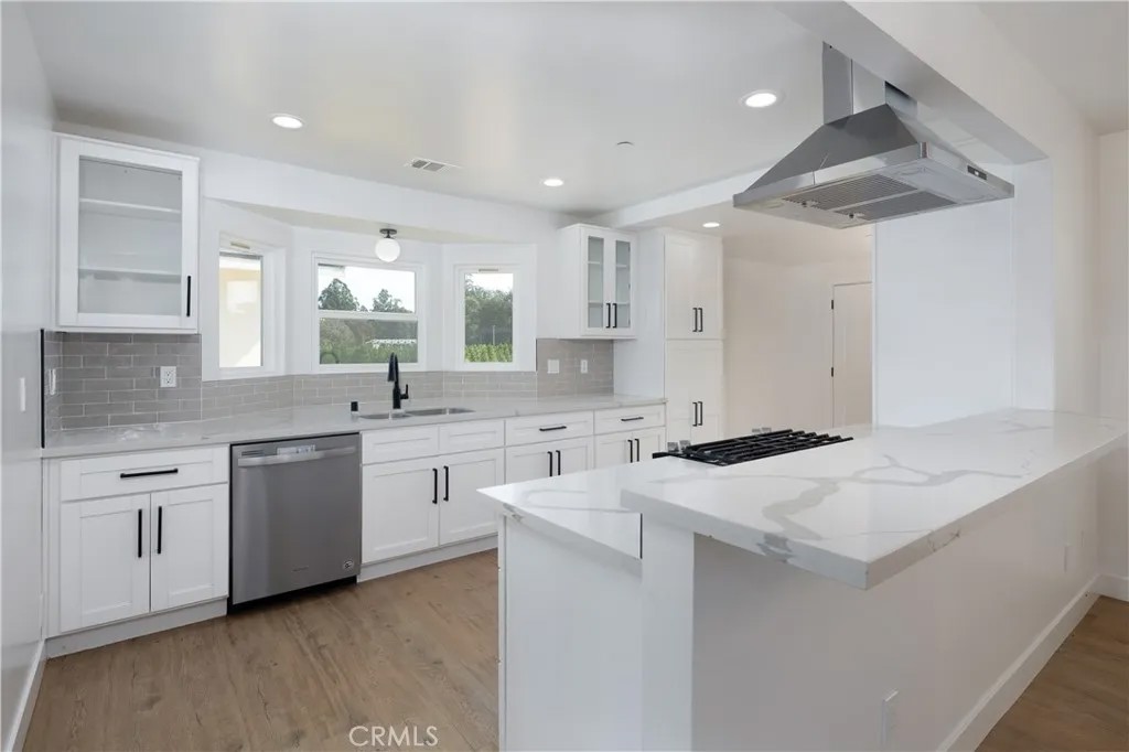 544 S Oakglen