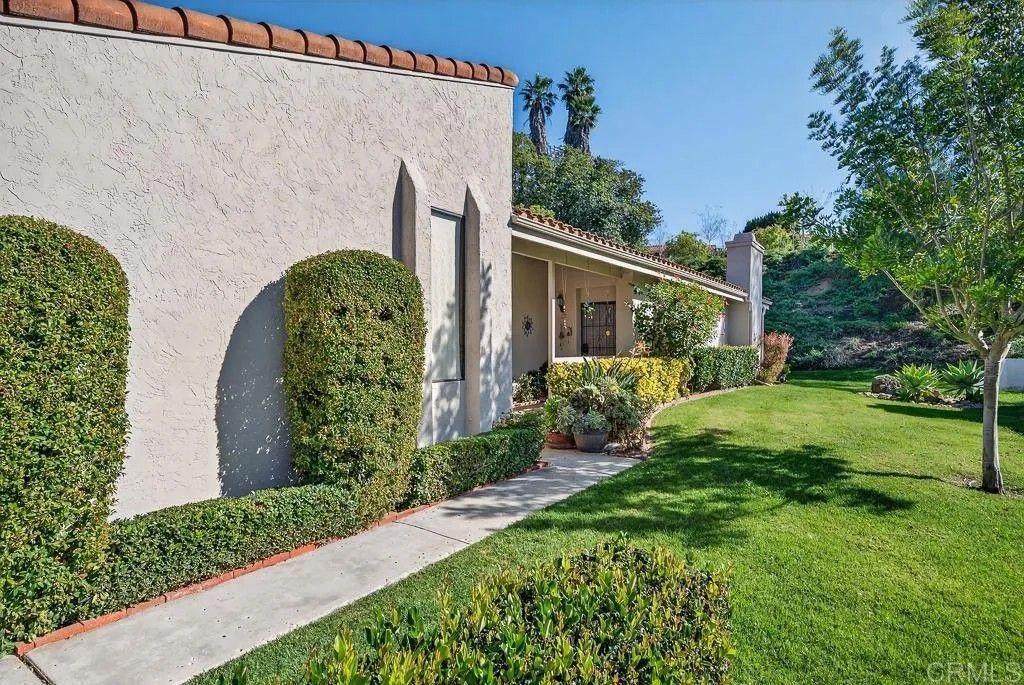 Photo of 17721 Valle De Lobo Dr, Poway, CA 92064 (MLS # NDP2602103)