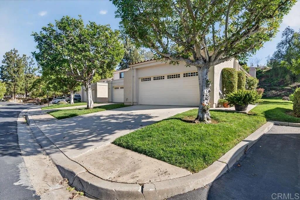 Photo of 17721 Valle De Lobo Dr, Poway, CA 92064 (MLS # NDP2602103)