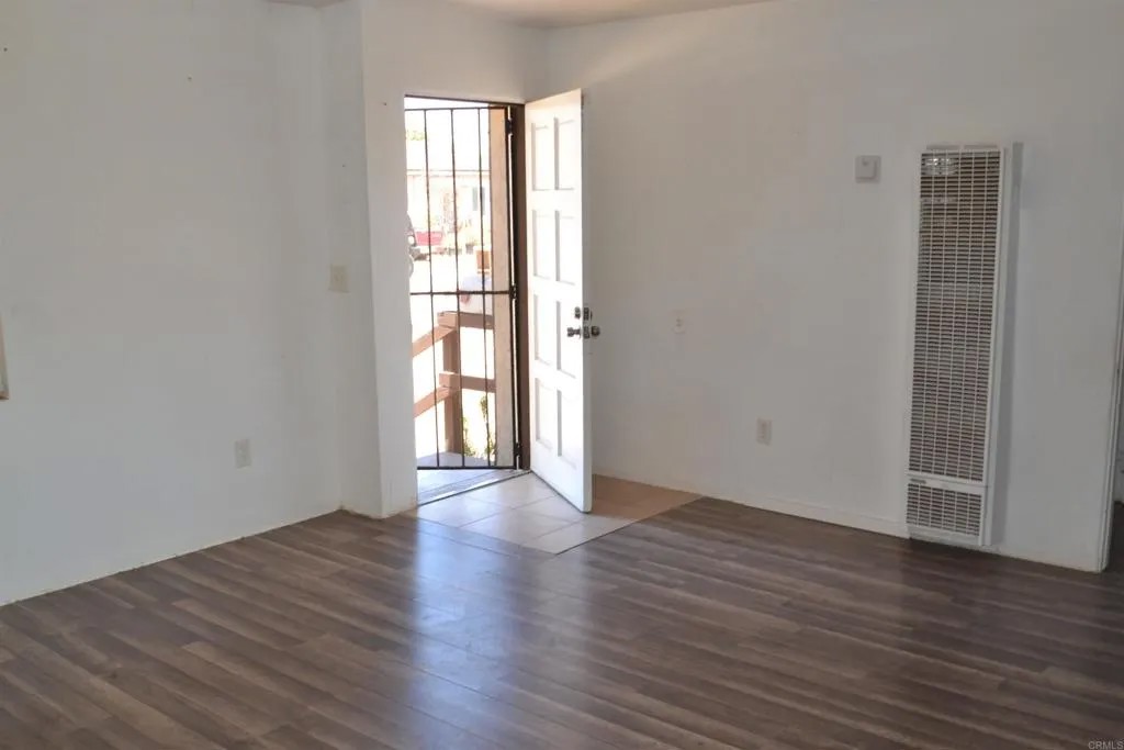 521 Dahlia Ave
