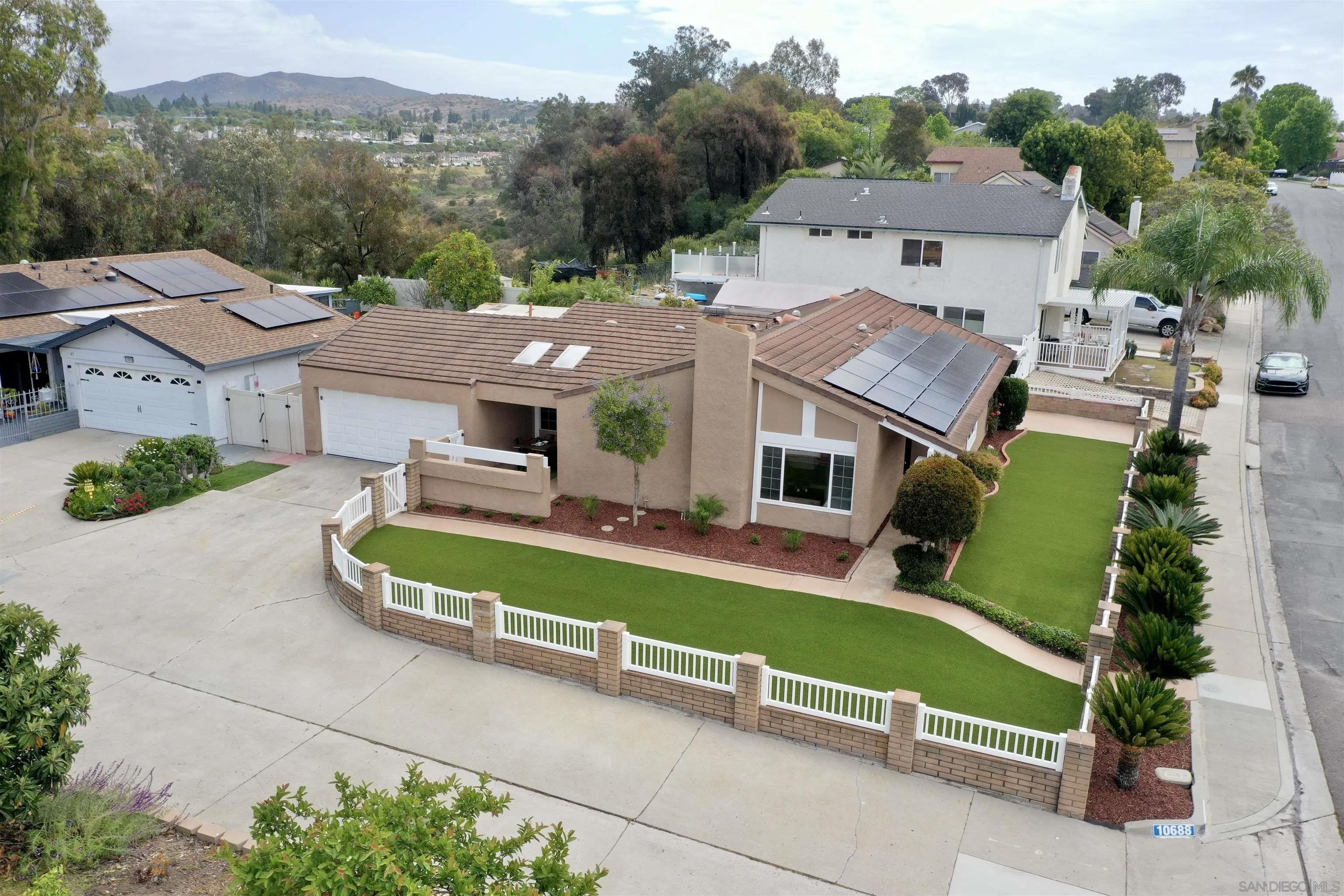10696 Gabacho Drive