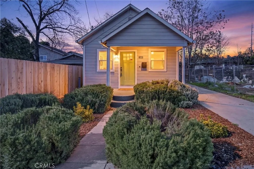 1128 W 5th