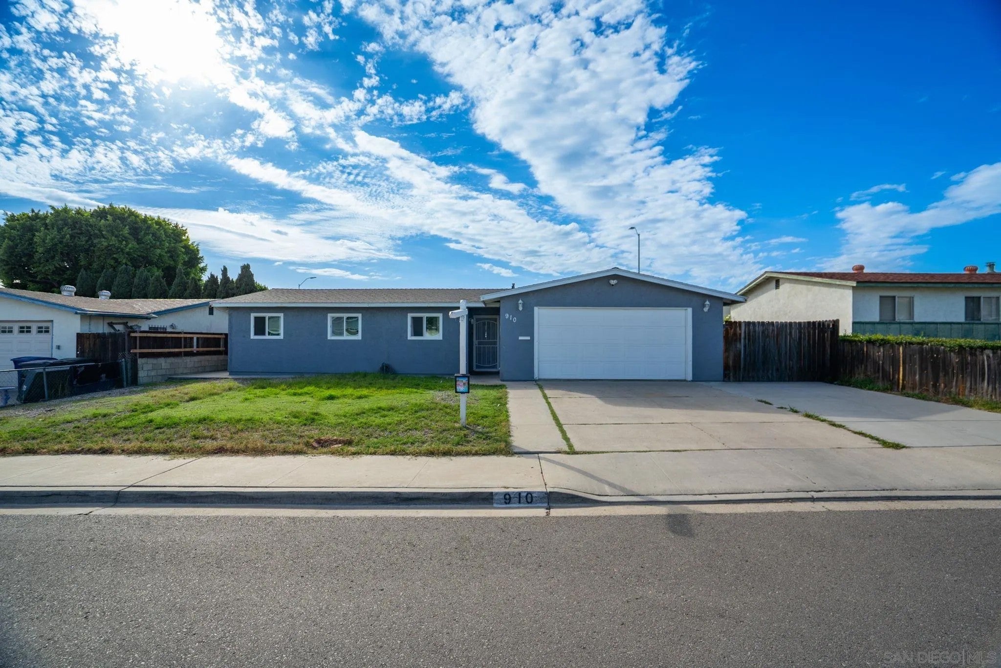 910 Saint George