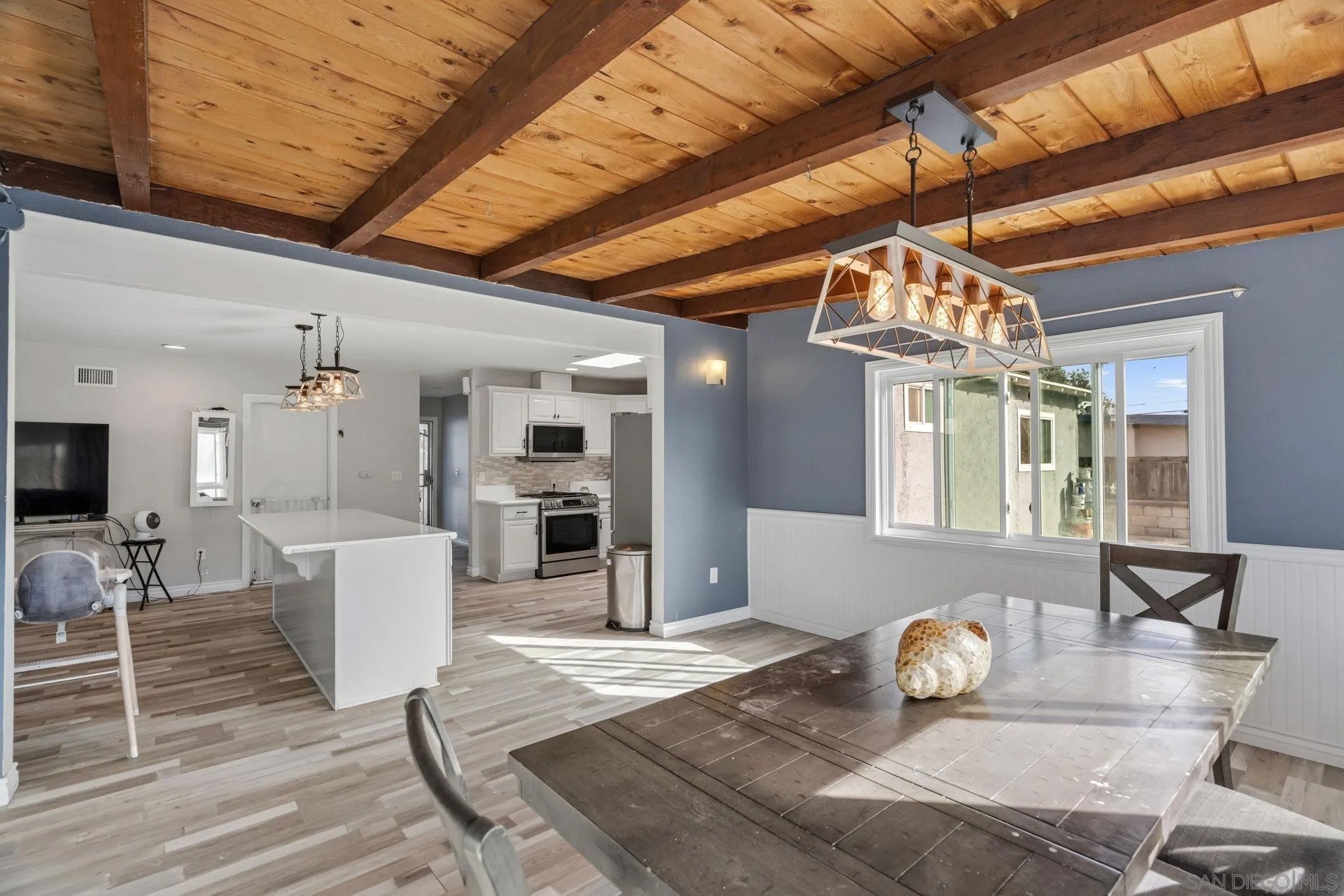 910 Saint George