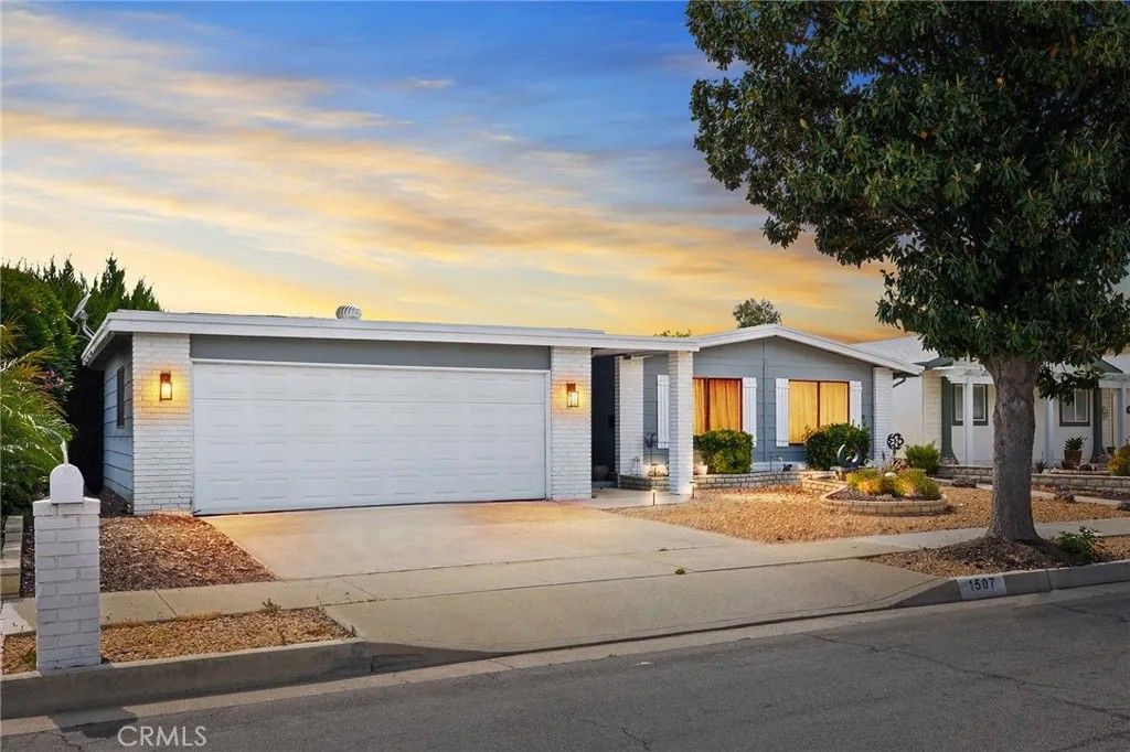 Photo of 1507 Willow Leaf Dr, Hemet, CA 92545 (MLS # CV26093186)