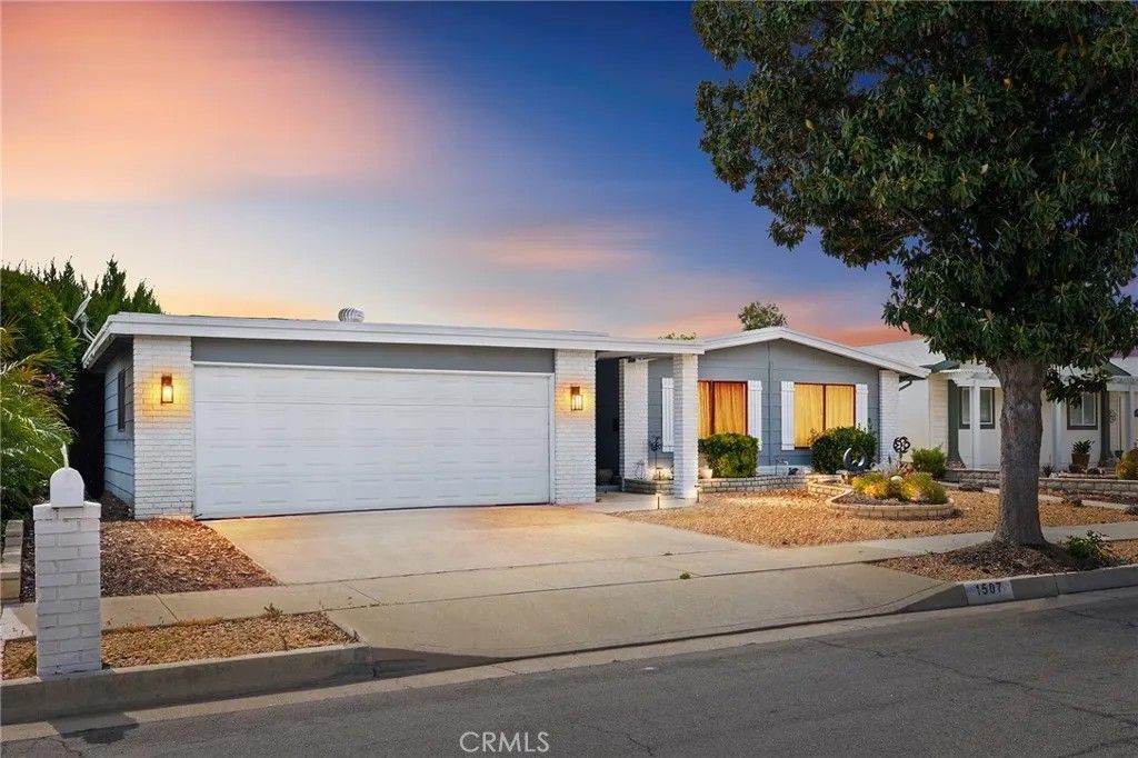 Photo of 1507 Willow Leaf Dr, Hemet, CA 92545 (MLS # CV26093186)