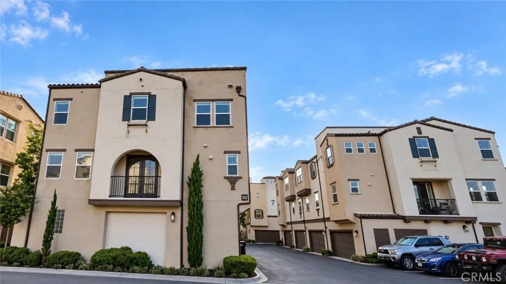 631 W Foothill 26