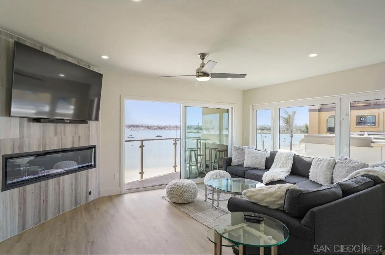 2820 Bayside Walk 2