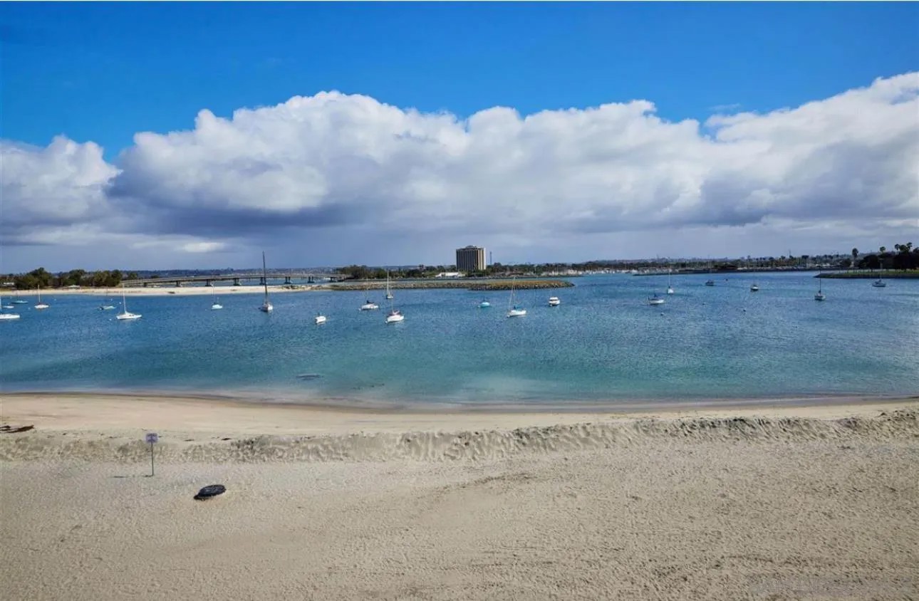 2820 Bayside Walk 2