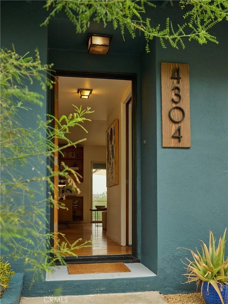 4304 Caledonia