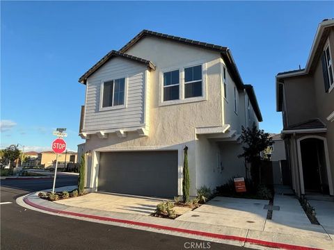 Photo of 420 Snowdrop Lane, Santa Paula, CA 93060 (MLS # IG26037339)
