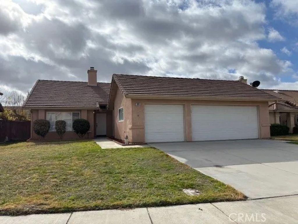 Photo of 1066 Birch Lane, San Jacinto, CA 92582 (MLS # SW26110513)