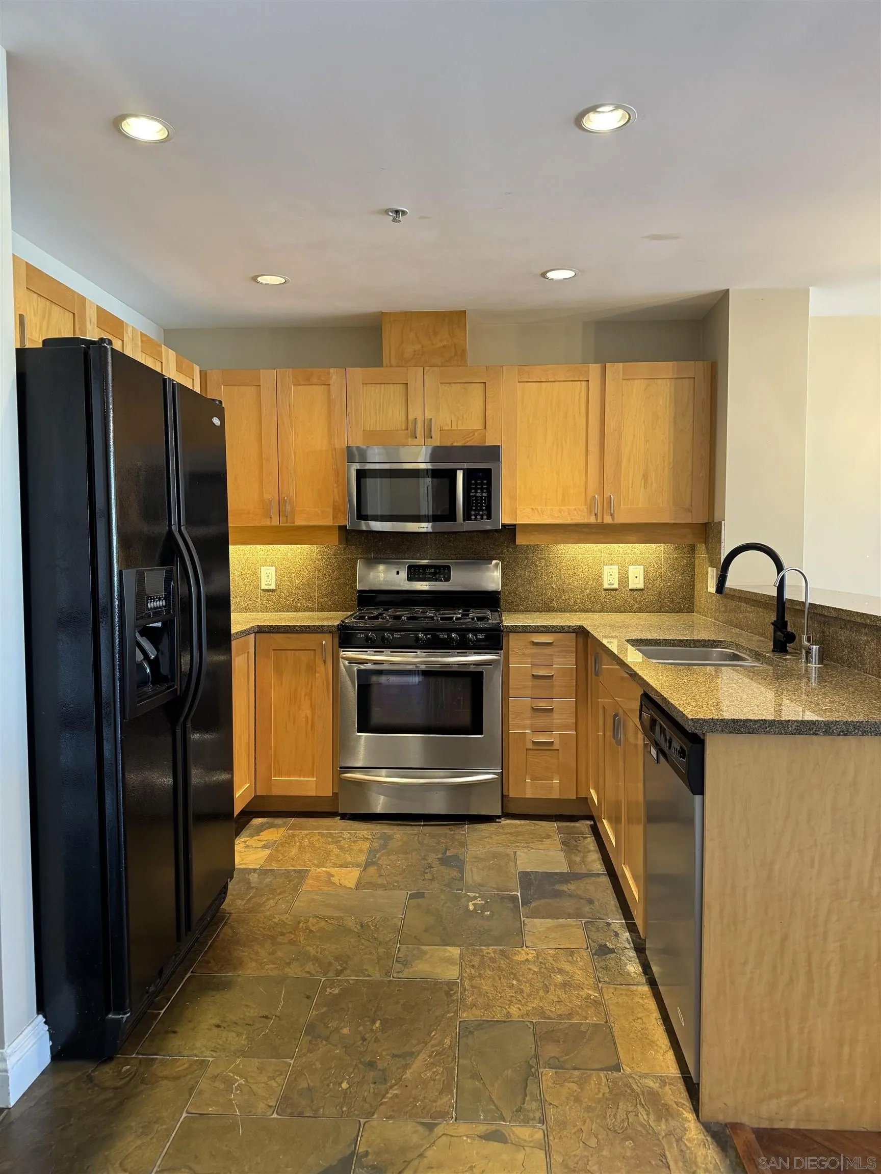 475 Redwood St 205