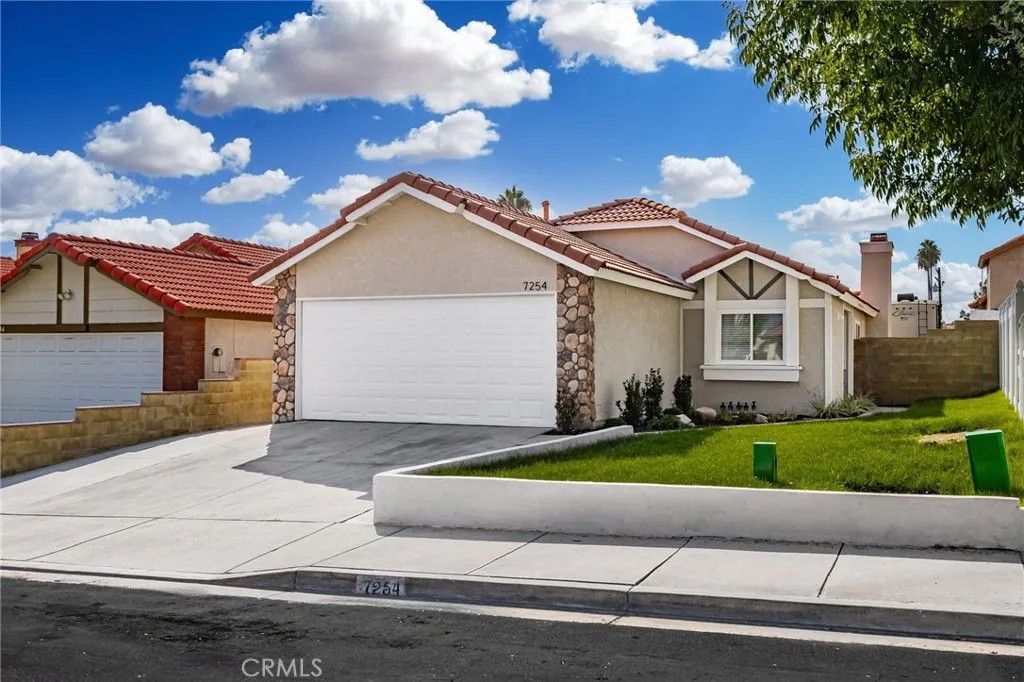 Photo of 7254 Stoney Creek, Highlands, CA 92346 (MLS # IV26089957)