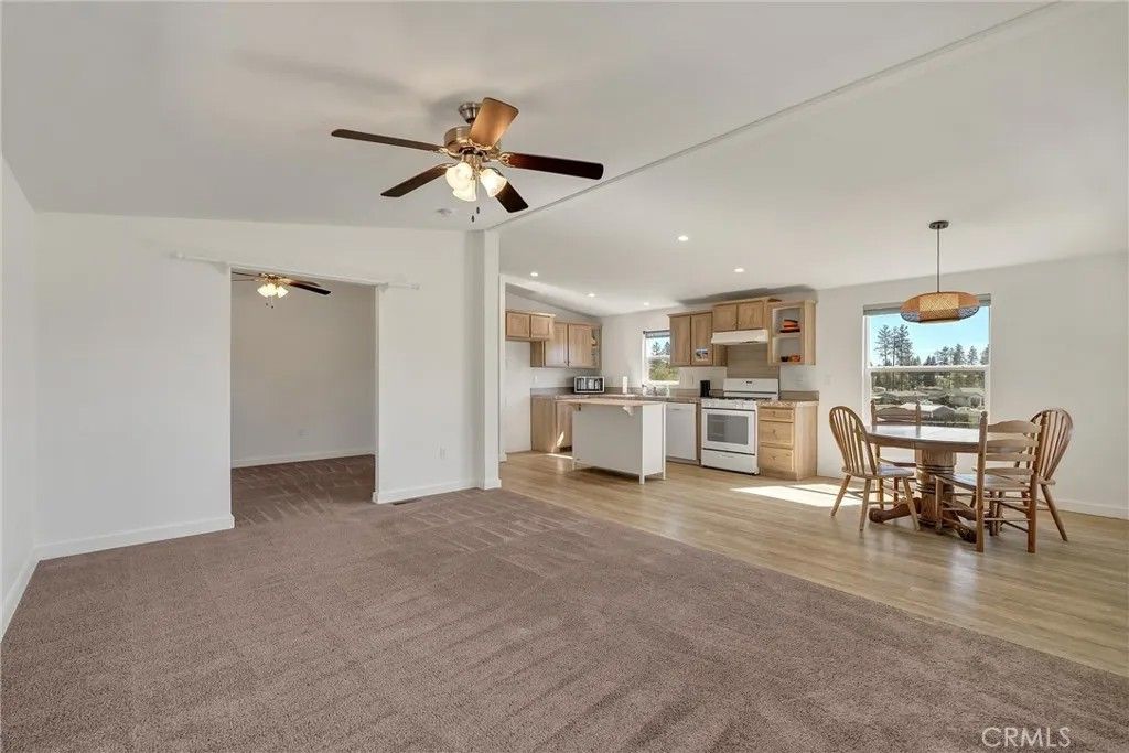 Photo of 6530 Daphne Ln, Paradise, CA 95969 (MLS # SN26054252)