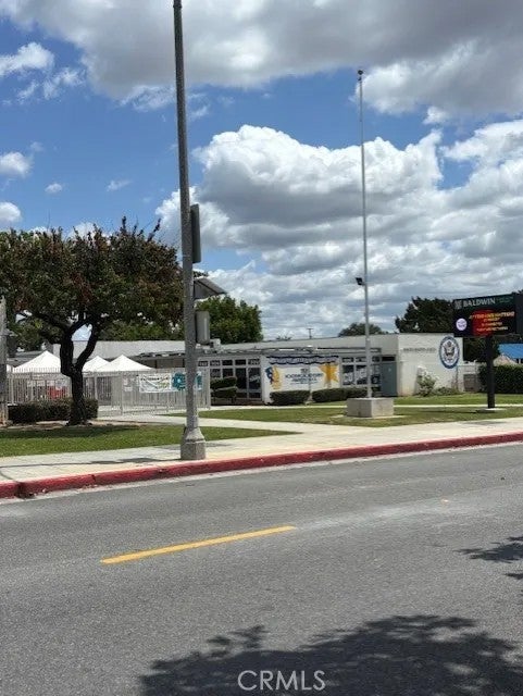 909 S Almansor South