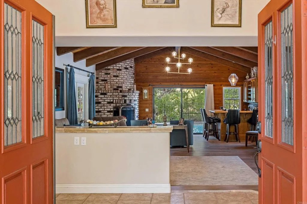 1285 Hidden Oaks Trail