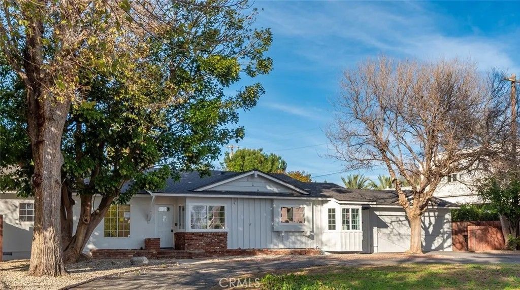 Photo of 16817 Rayen Street, Northridge, CA 91343 (MLS # SR26018923)