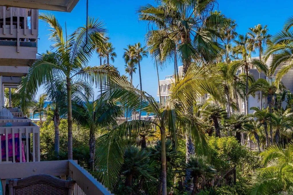 999 N Pacific Street C201