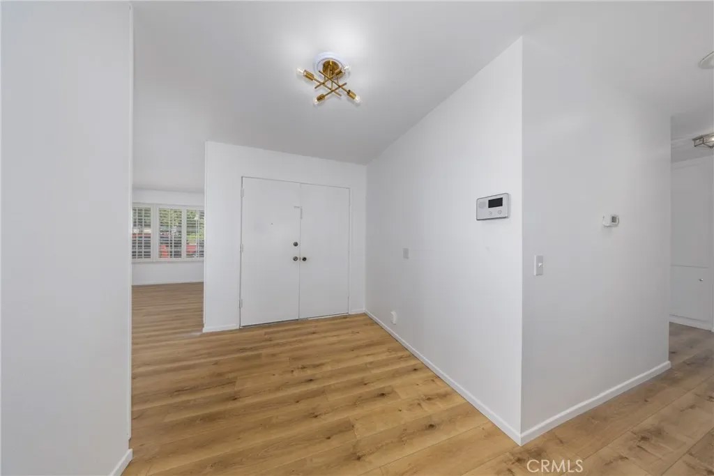 2073 S Lincoln