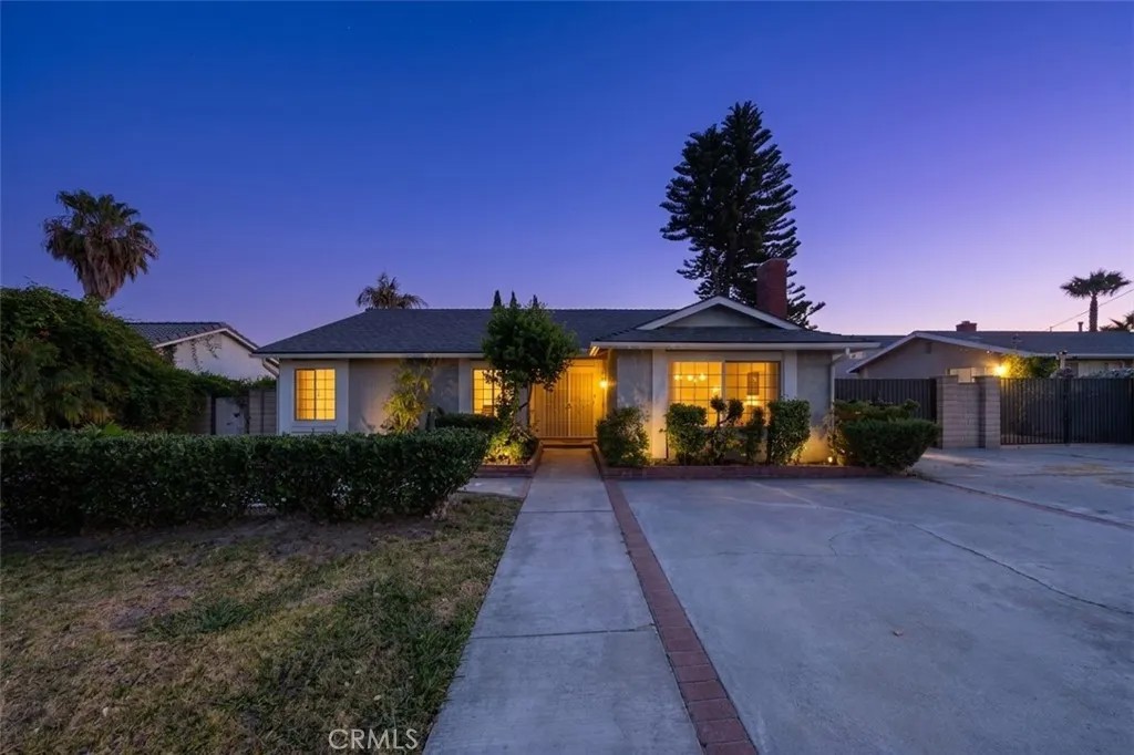 2073 S Lincoln