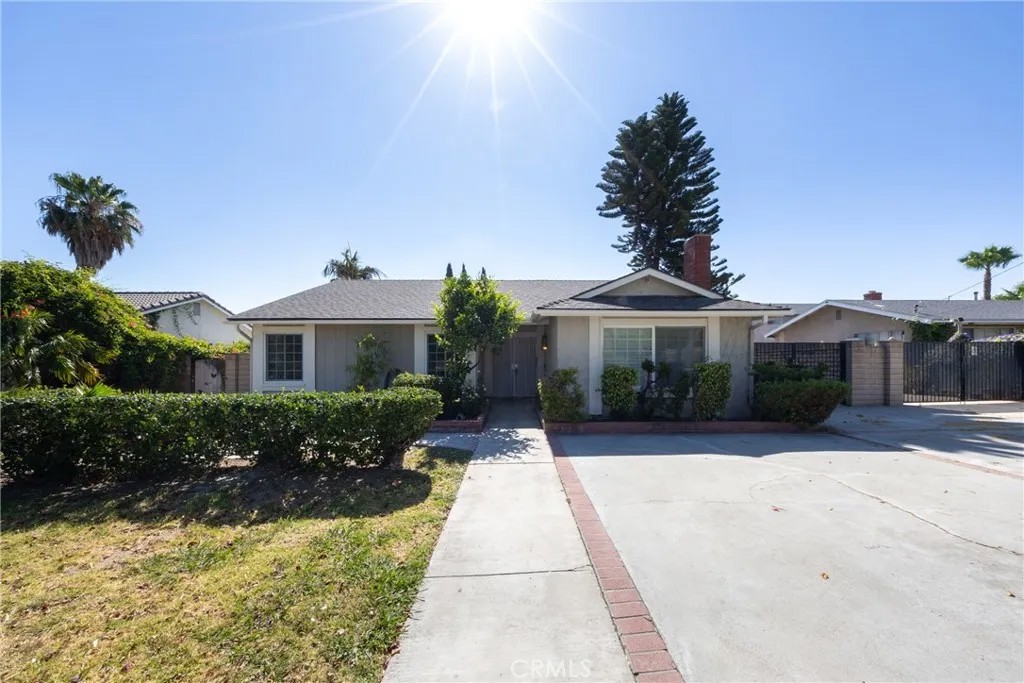 2073 S Lincoln