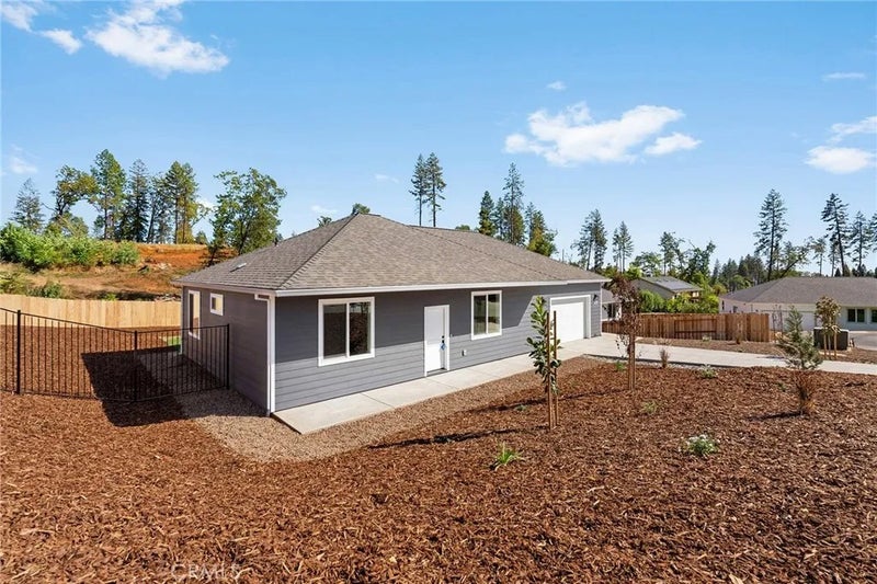 5826 Golden Oaks Road
