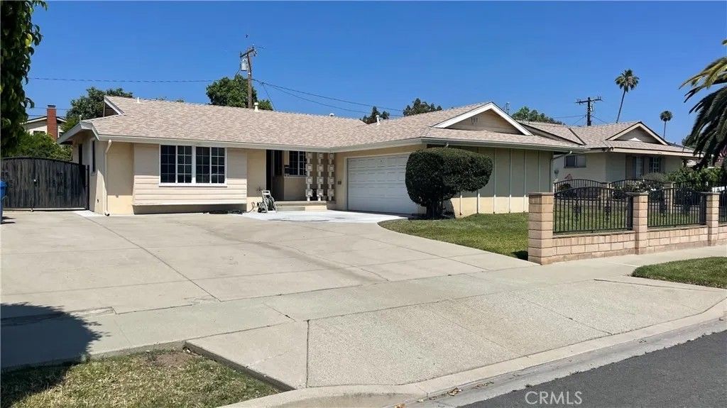 Photo of 1433 W Glenmere ST, West Covina, CA 91790 (MLS # WS26103983)