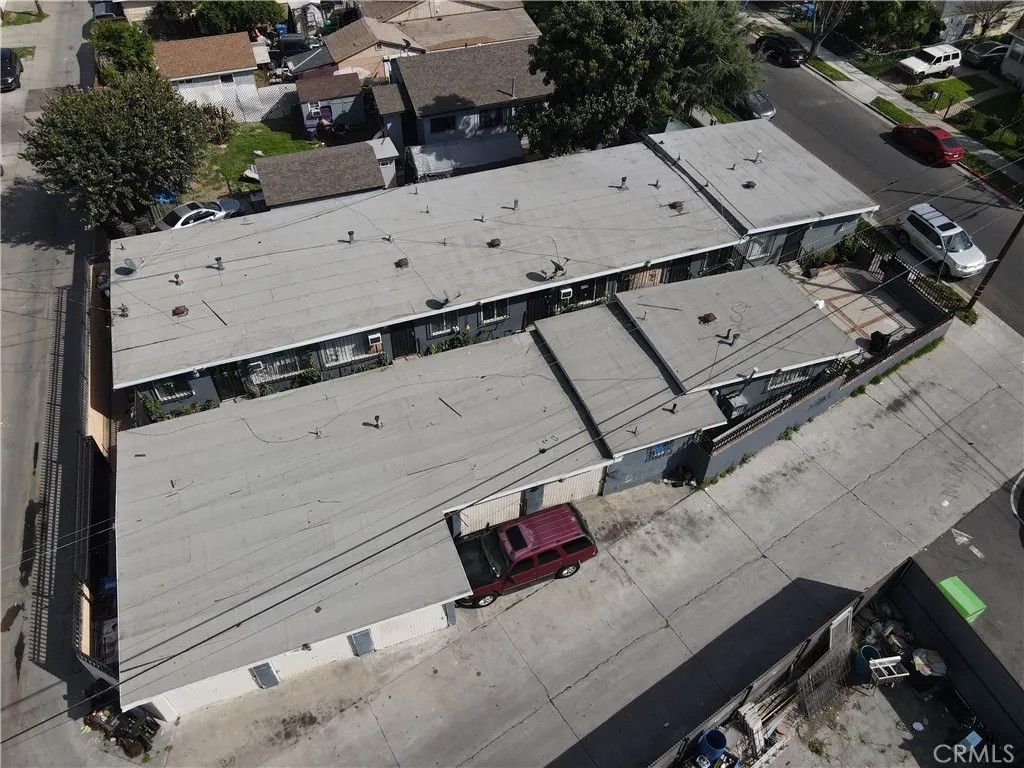 Photo of 19 E 69th Street, Long Beach, CA 90805 (MLS # SB26059424)