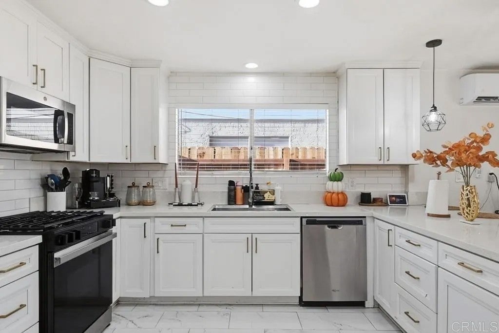 Photo of 428 Sacramento Avenue, Spring Valley, CA 91977 (MLS # PTP2606959)