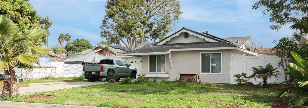 Photo of 1183 Woodrail Dr, Vista, CA 92083 (MLS # PW26104699)