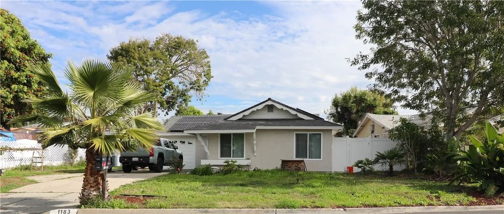 Photo of 1183 Woodrail Dr, Vista, CA 92083 (MLS # PW26104699)