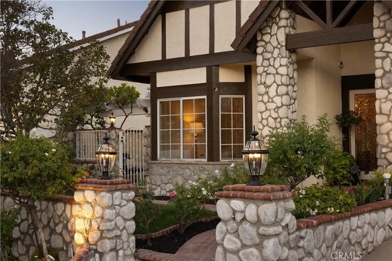 1112 Summitridge