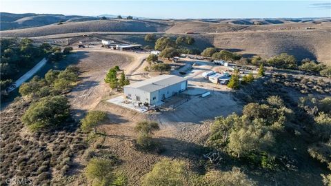 Tiny photo for 4265 Nickel Creek Road, San Miguel, CA 93451 (MLS # NS25258988)