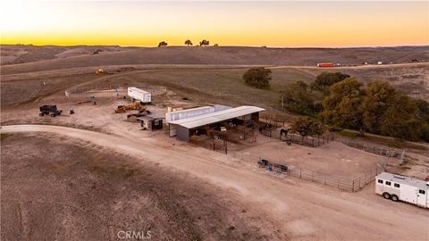 Tiny photo for 4265 Nickel Creek Road, San Miguel, CA 93451 (MLS # NS25258988)